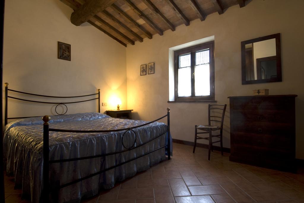 Casa Il Ponte Apartment Chianni Cameră foto