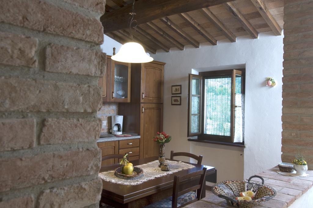 Casa Il Ponte Apartment Chianni Cameră foto