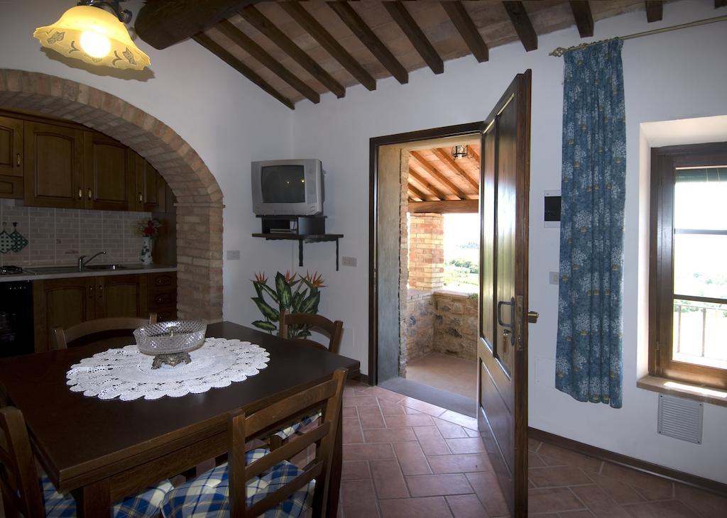 Casa Il Ponte Apartment Chianni Cameră foto